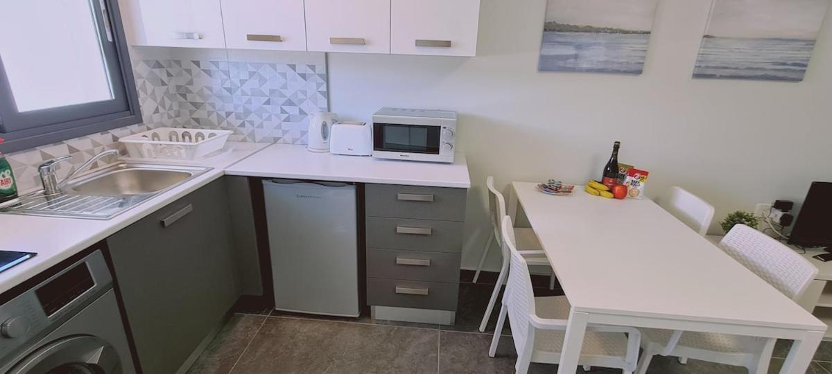 Stay Nissi Twins Apts アヤナパ エクステリア 写真