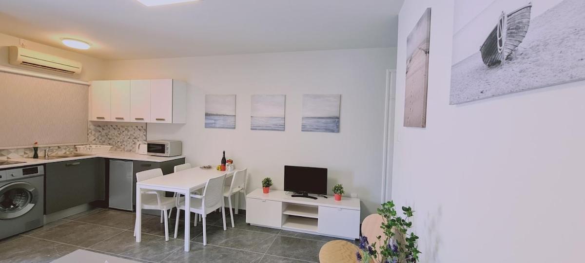 Stay Nissi Twins Apts アヤナパ エクステリア 写真